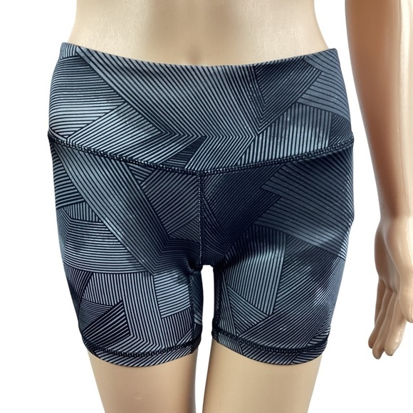 Reebok Compression Workout Shorts Size XS Black Stripe - Picture 1 of 4